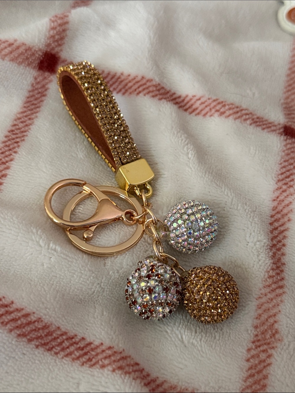 Sparkling ball keychain